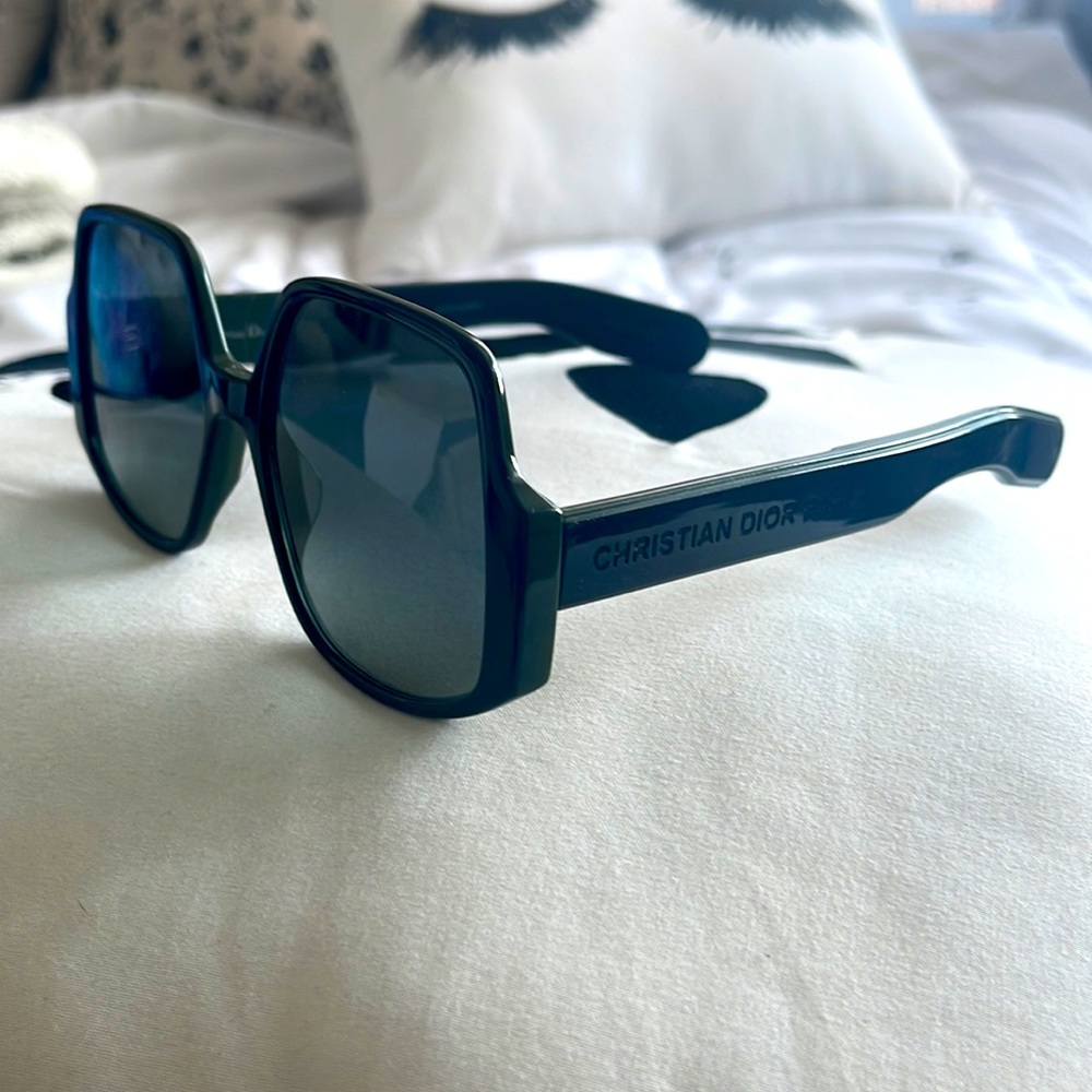 CHRISTIAN DIOR
Inside Out 1 Sunglasses Black and Hunter Green NIB